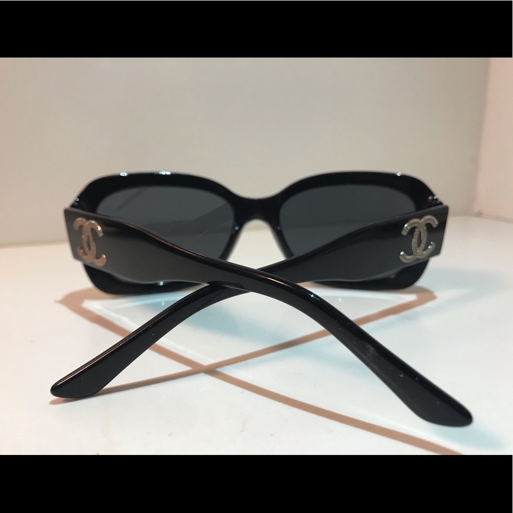 Black Chanel 5102 Sunglasses w/logo, case, dustbag